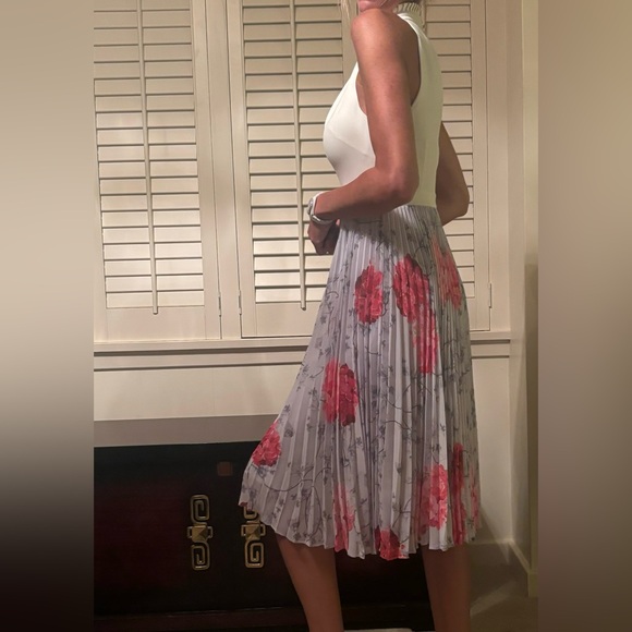 Ted Baker pleated midi dress - Picture 9 of 15